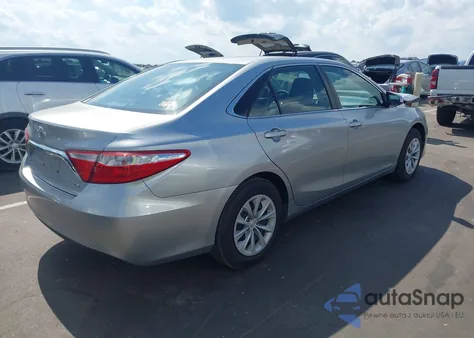 2015 Toyota Camry Le z USA, uszkodzony, nr VIN 4T4BF1FK3FR483783